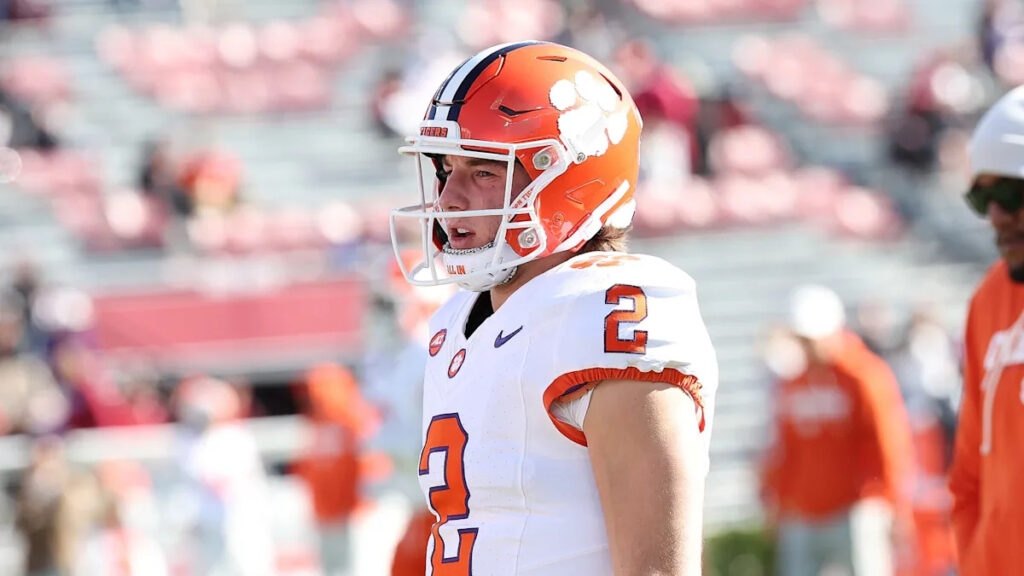 Jets sign fourth-rounder Cade Klubnik, seventh-rounder VJ Payne