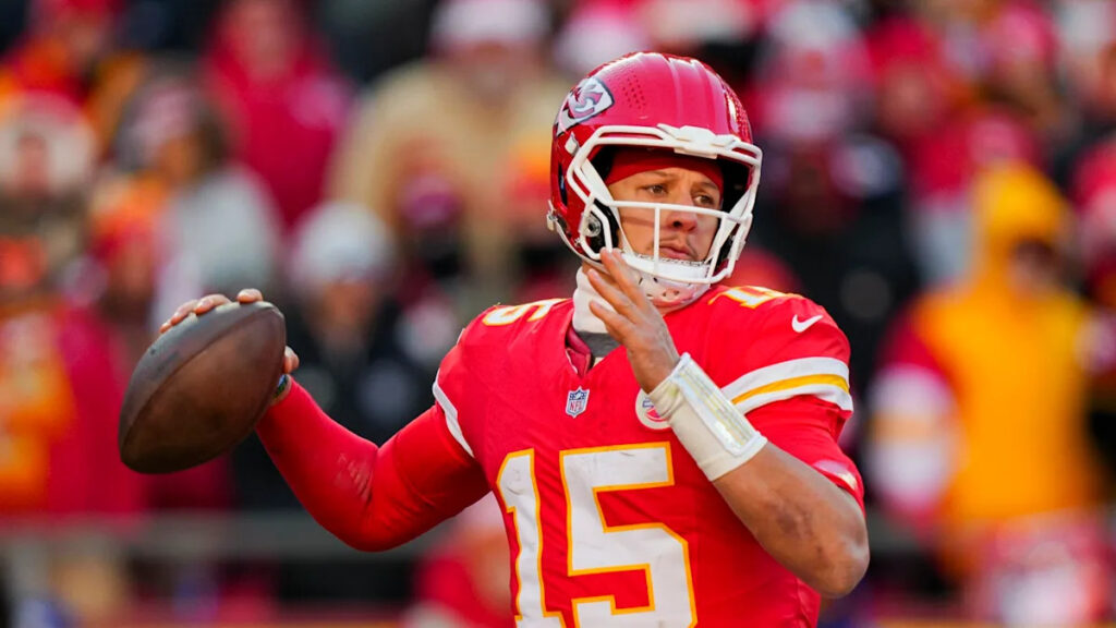 Patrick Mahomes is back playing golf
