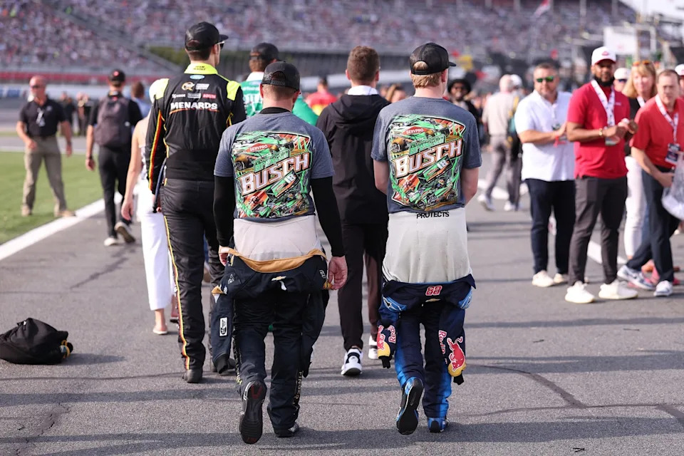 Ricky Stenhouse Jr., HYAK Motorsports, Connor Zilisch, Trackhouse Racing