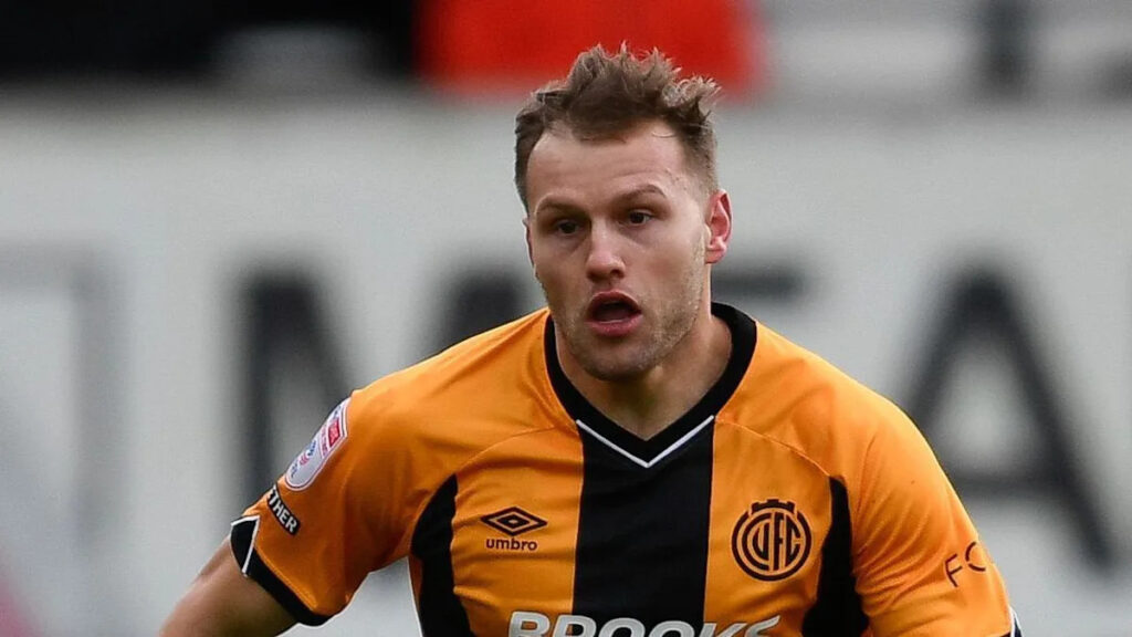 Oldham Athletic sign Gillingham striker Nevitt