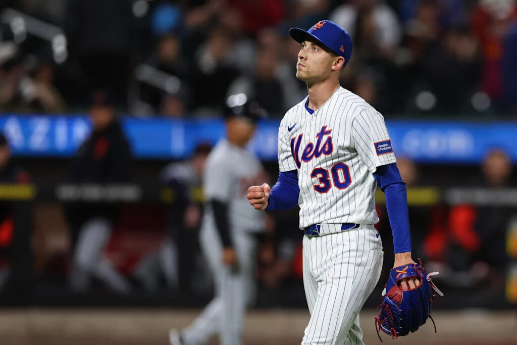 Mets 6, Yankees 3: Mets hold on with help from Weaver to win 6-3