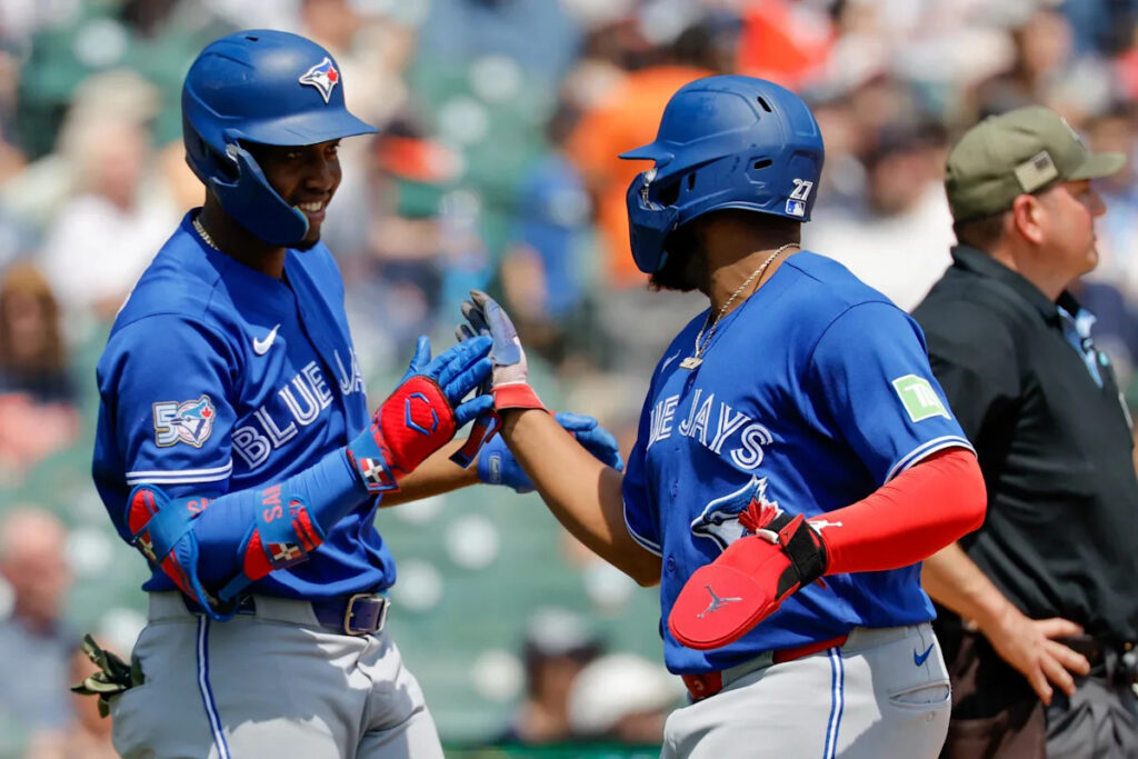 Vlad Homers, Jays Beat Tigers