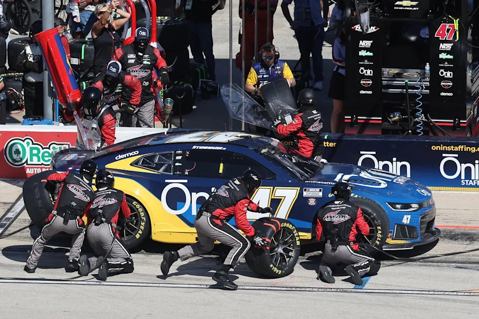 Ricky Stenhouse Jr., HYAK Motorsports