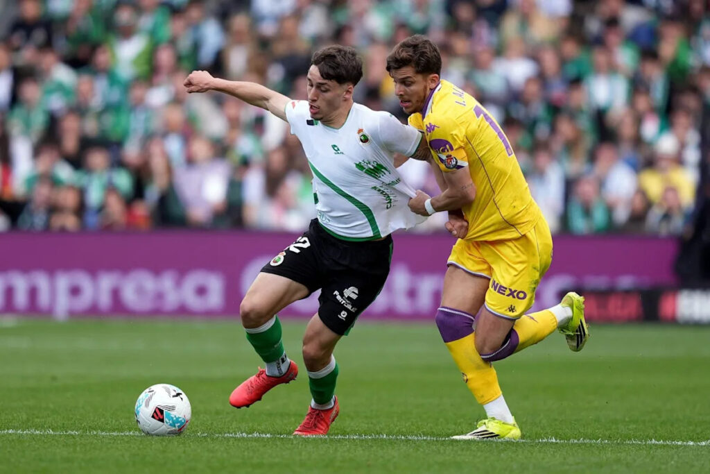 Barcelona keeping tabs on newly-promoted 19-year-old Spanish left-back – report