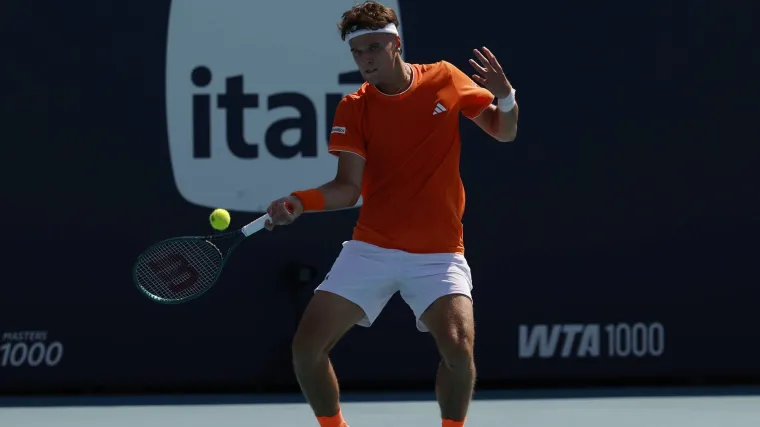 Jakub Mensik health updates: Tennis player collapses after lengthy match in scary scene at French Open Jakub Mensik health updates: Tennis player collapses after lengthy match in scary scene at French Open