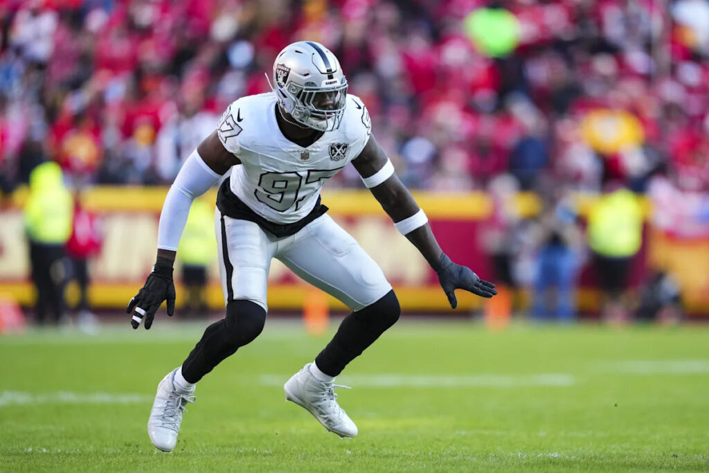 Patriots host speedy edge rusher on free agency workout