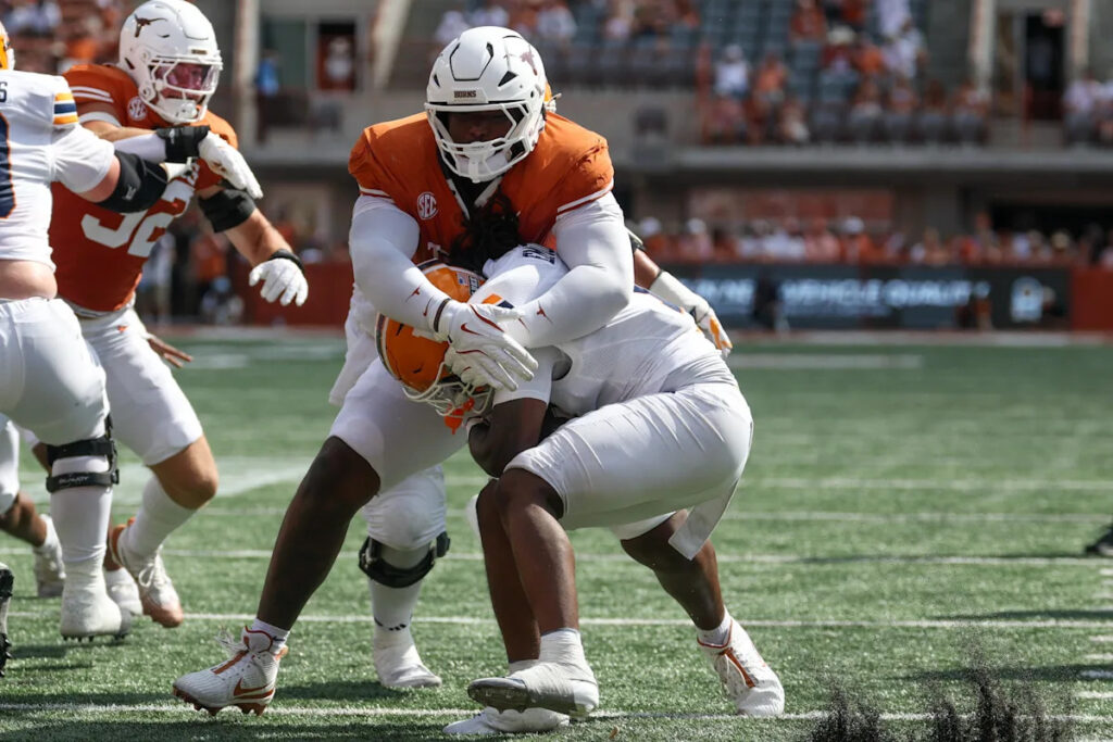 Patriots add defensive tackle Travis Shaw to rookie class, waive long snapper Patriots add defensive tackle Travis Shaw to rookie class, waive long snapper