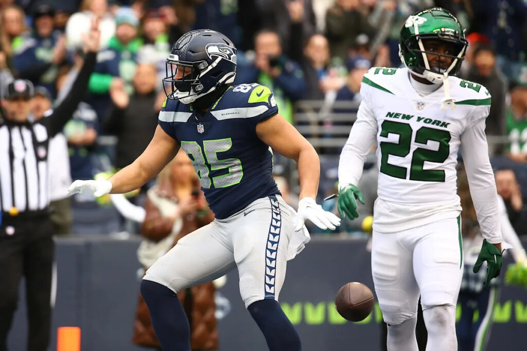 Former Seahawks tight end who caught key touchdown in 2022 announces retirement