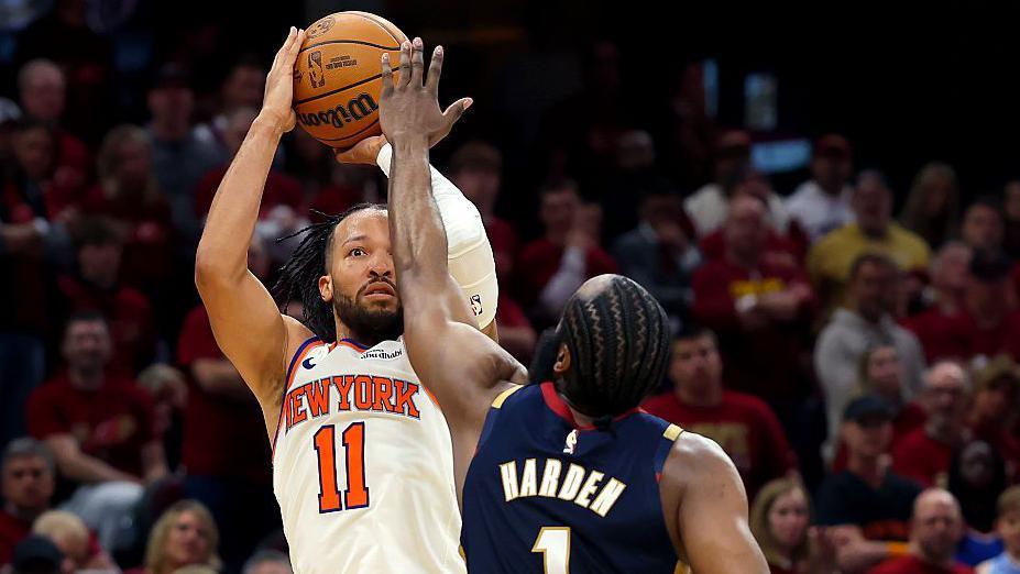 Rampant Knicks beat Cavs to close in on NBA Finals Rampant Knicks beat Cavs to close in on NBA Finals