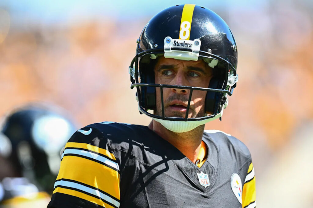 Steelers GM Omar Khan gives less than ideal update on Aaron Rodgers