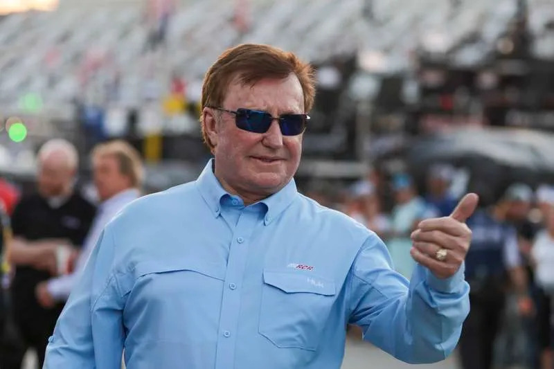 DAYTONA, FL – FEBRUARY 18: Car owner Richard Childress walks through the garage area during practice for the Daytona 500 on February 18, 2022 at Daytona International Speedway ion Daytona Beach, Fl. Photo by David Rosenblum/Icon Sportswire AUTO: FEB 18 NASCAR, Motorsport, USA Cup Series – DAYTONA 500 Practice Icon220218116100