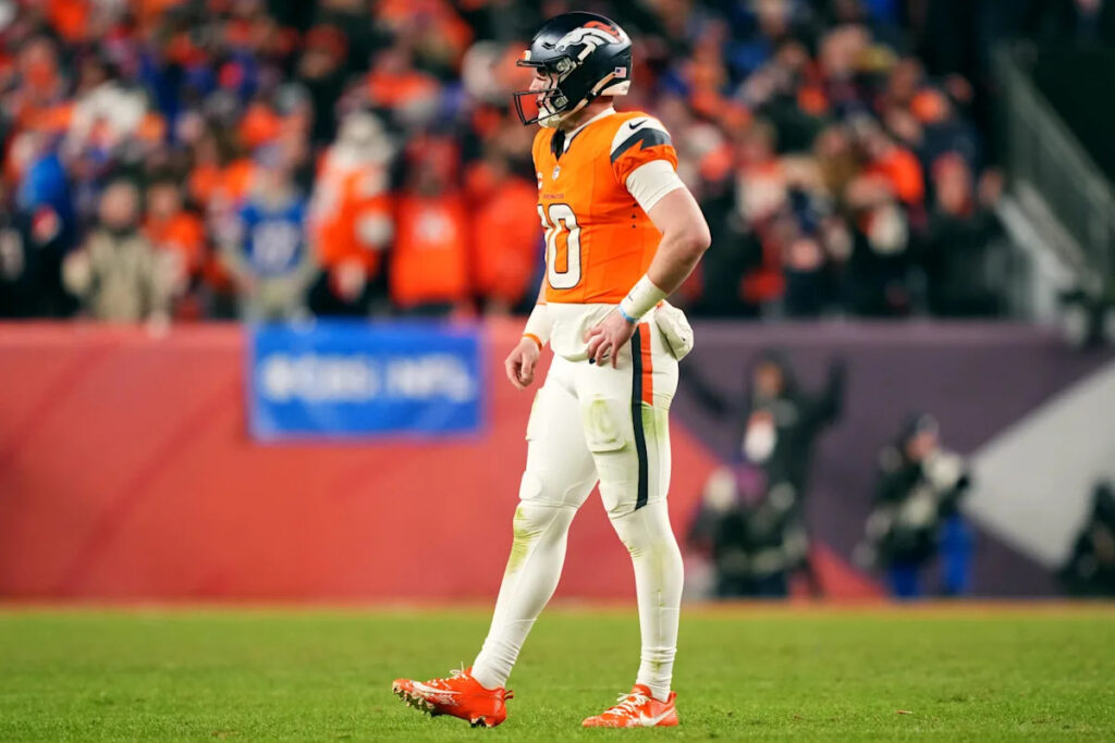 Bo Nix is running again