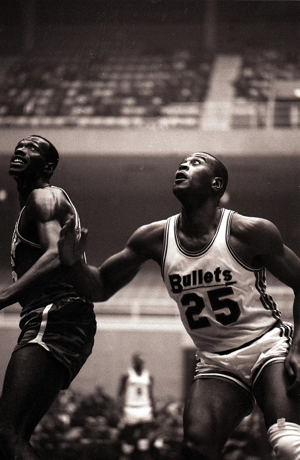 UNITED STATES – NOVEMBER 18: Basketball: Baltimore Bullets Gus Johnson (25) in action, boxing out vs Boston Celtics Tom Satch Sanders (16), <a class="link " href="https://sports.yahoo.com/nba/teams/boston/" data-i13n="sec:content-canvas;subsec:anchor_text;elm:context_link" data-ylk="slk:Boston;sec:content-canvas;subsec:anchor_text;elm:context_link;itc:0" data-yga="{"yLinkElement":"context_link","yModuleName":"content-canvas","yLinkText":"Boston","ySubModuleName":"anchor_text","yHasCommerce":false}">Boston</a>, MA 11/18/1964 (Photo by Walter Iooss Jr./Sports Illustrated via Getty Images) (SetNumber: X10407)