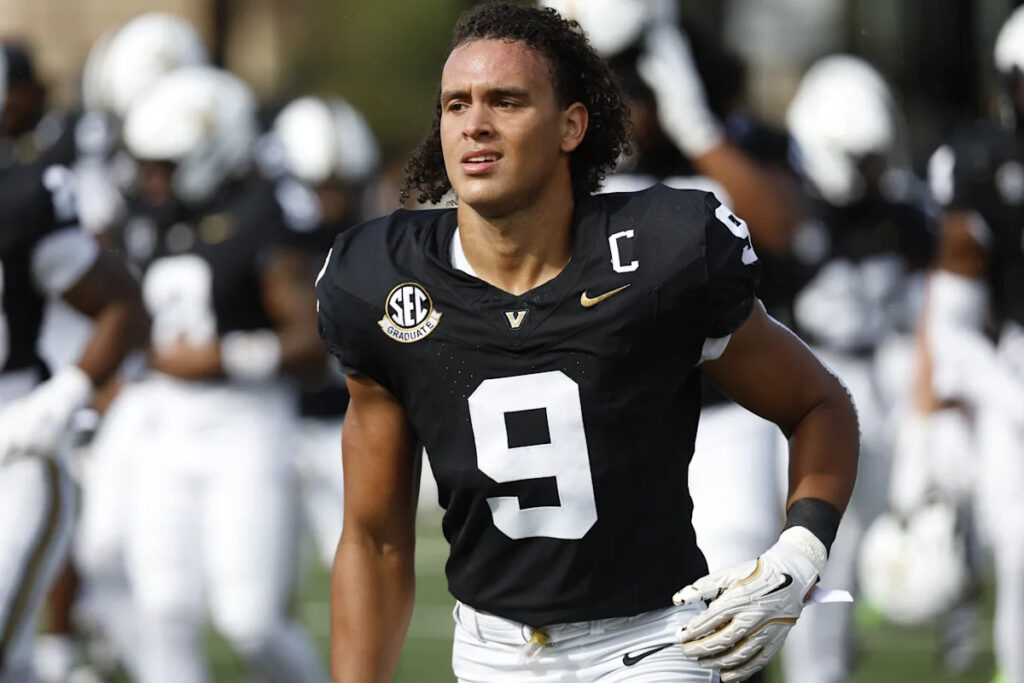 Eagles Film Review: Eli Stowers could end up being a very good football player