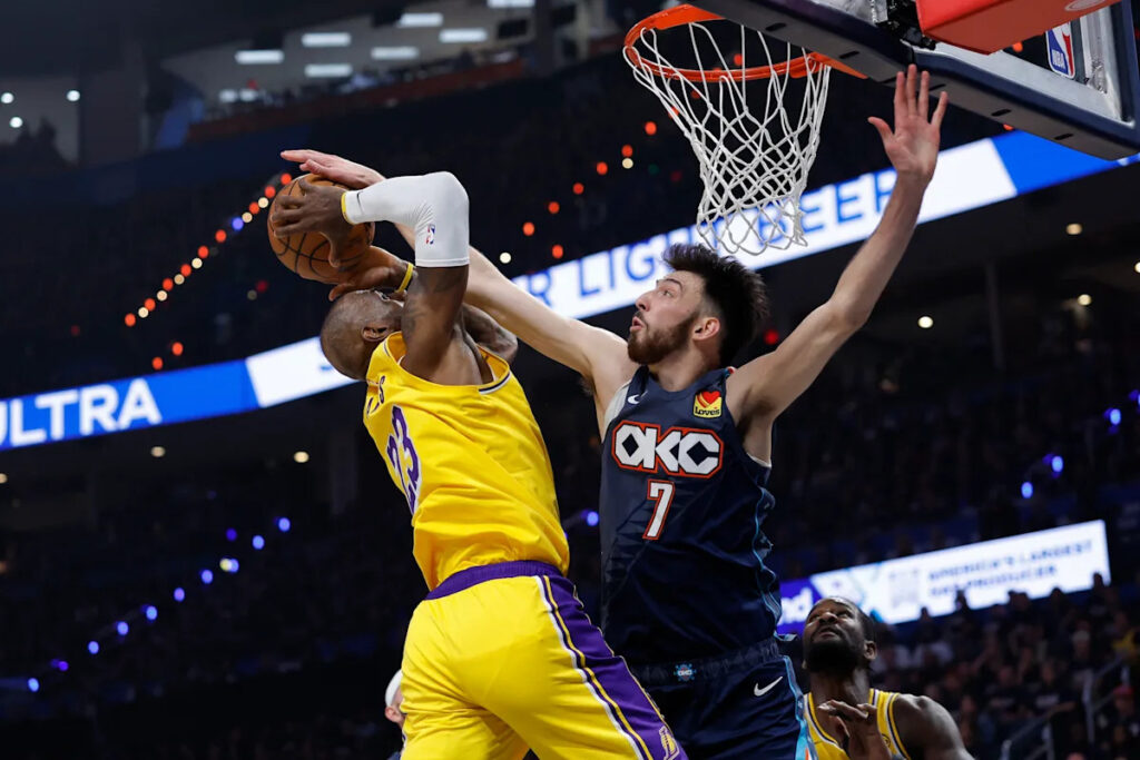 Thunder’s defense is breaking the Lakers, starting with Chet Holmgren and Isaiah Hartenstein