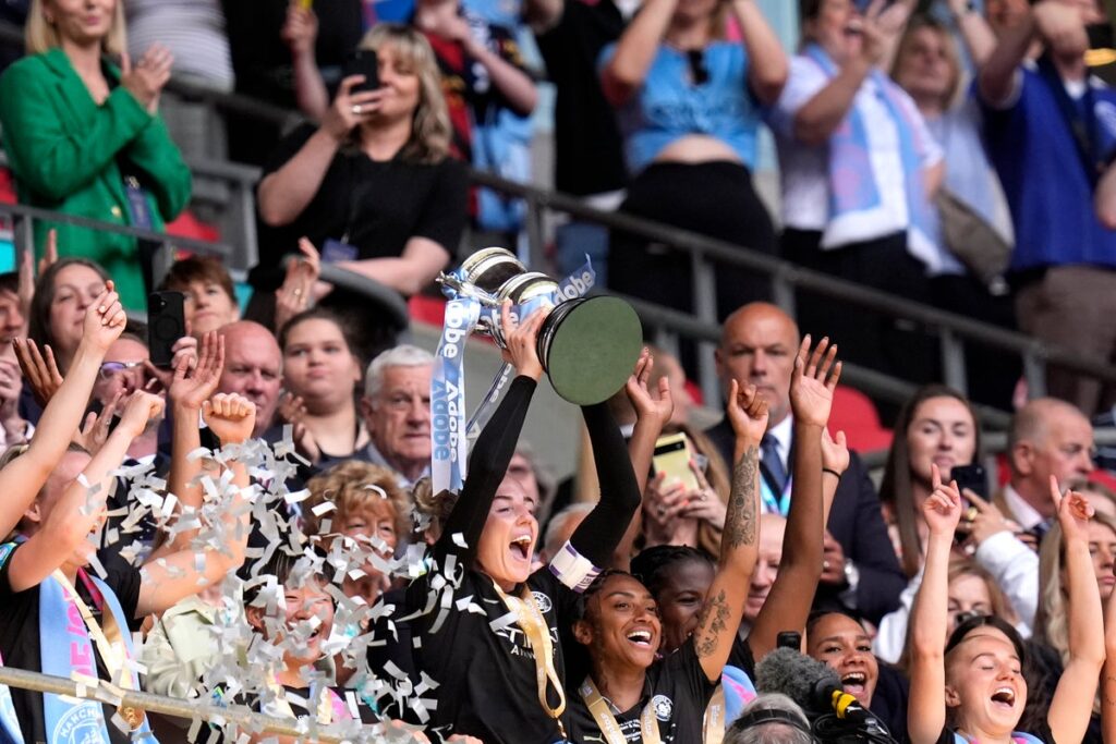 Man City lift Women’s FA Cup to complete domestic double with thumping win over Brighton Man City lift Women’s FA Cup to complete domestic double with thumping win over Brighton
