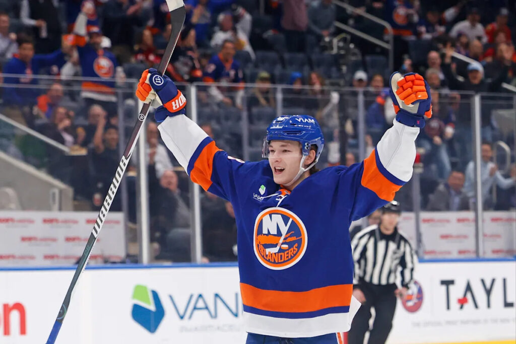 Islanders’ Matthew Schaefer named finalist for Calder Memorial Trophy after historic year