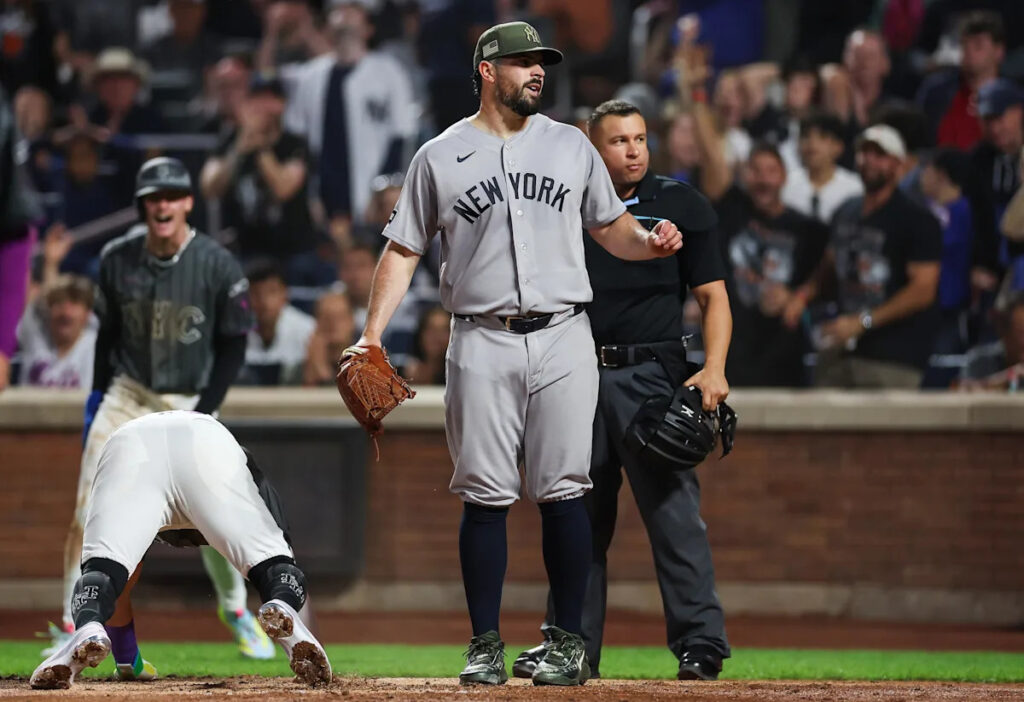 Too many mistakes cost Yankees in loss to Mets Too many mistakes cost Yankees in loss to Mets