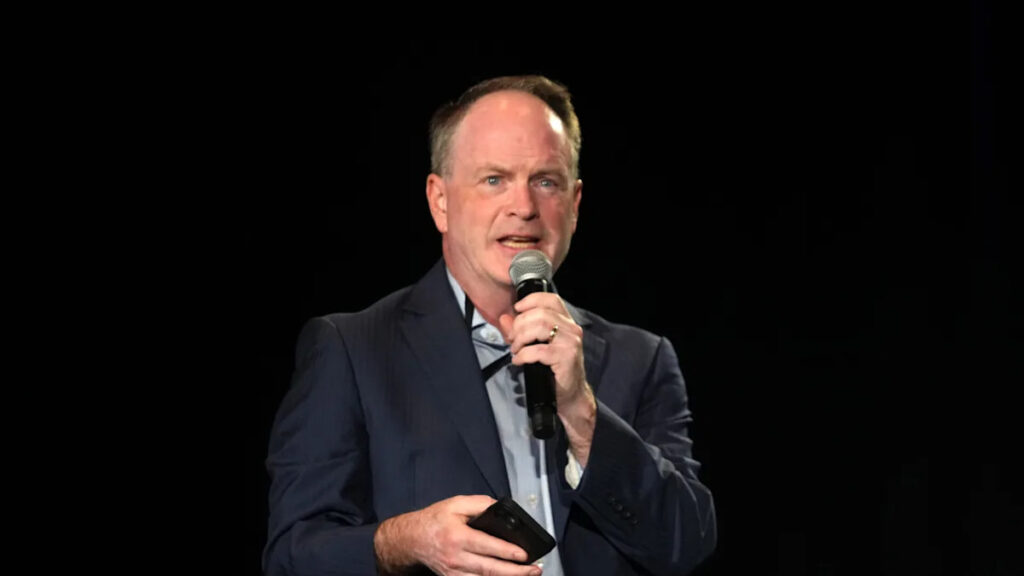 NFL chief spokesperson Brian McCarthy wins Horrigan Award