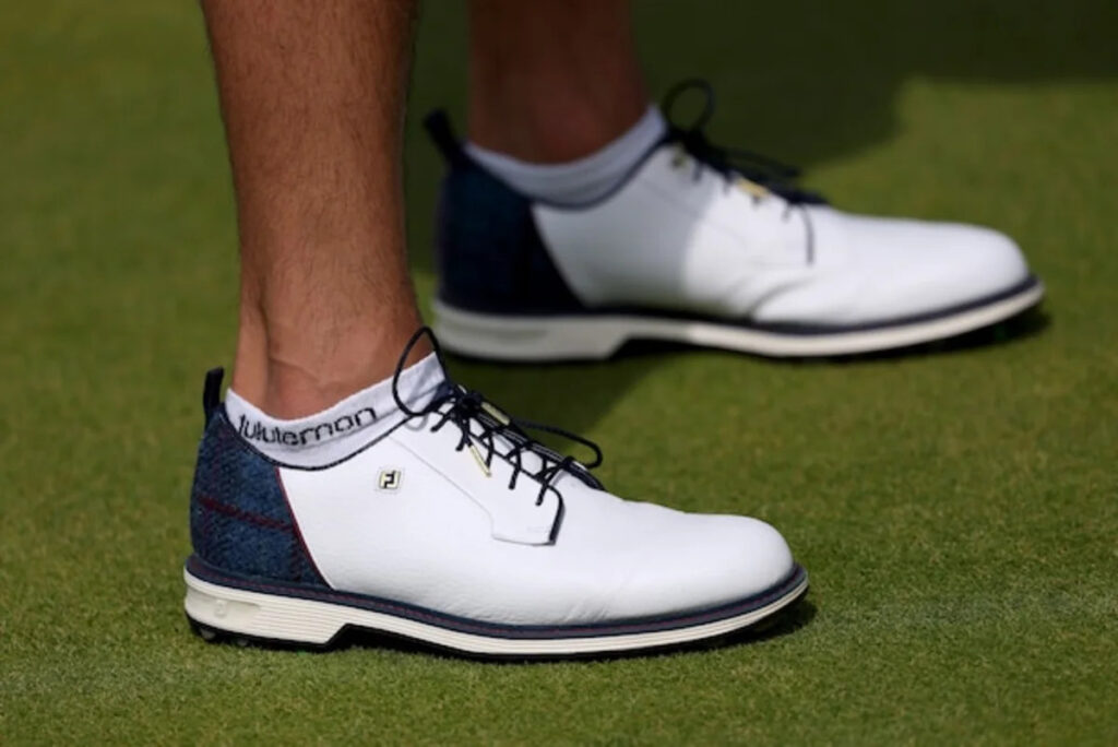 How to avoid getting blisters when wearing new golf shoes How to avoid getting blisters when wearing new golf shoes