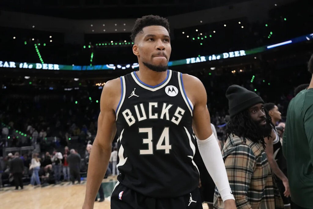 Did Giannis Antetokounmpo social media post offer hint about his future? Did Giannis Antetokounmpo social media post offer hint about his future?