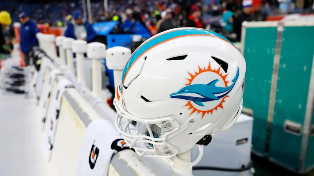 Dolphins sign OT Gottlieb Ayedze