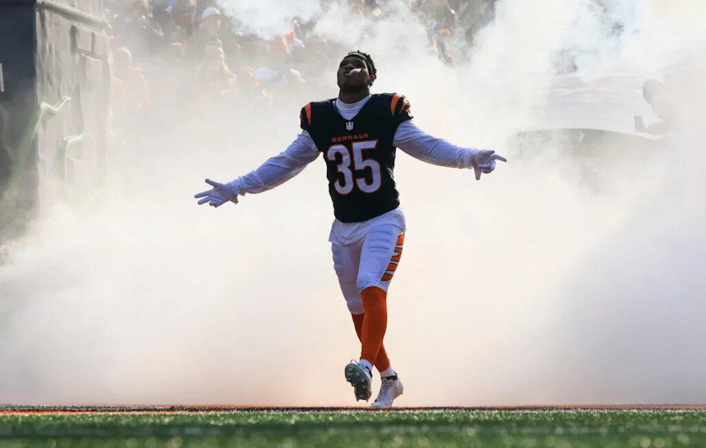 Jalen Davis will enter Bengals training camp favored to win key position battle Jalen Davis will enter Bengals training camp favored to win key position battle