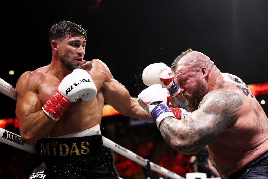 Tommy Fury edges past strongman Eddie Hall as one judge scores fight a draw Tommy Fury edges past strongman Eddie Hall as one judge scores fight a draw
