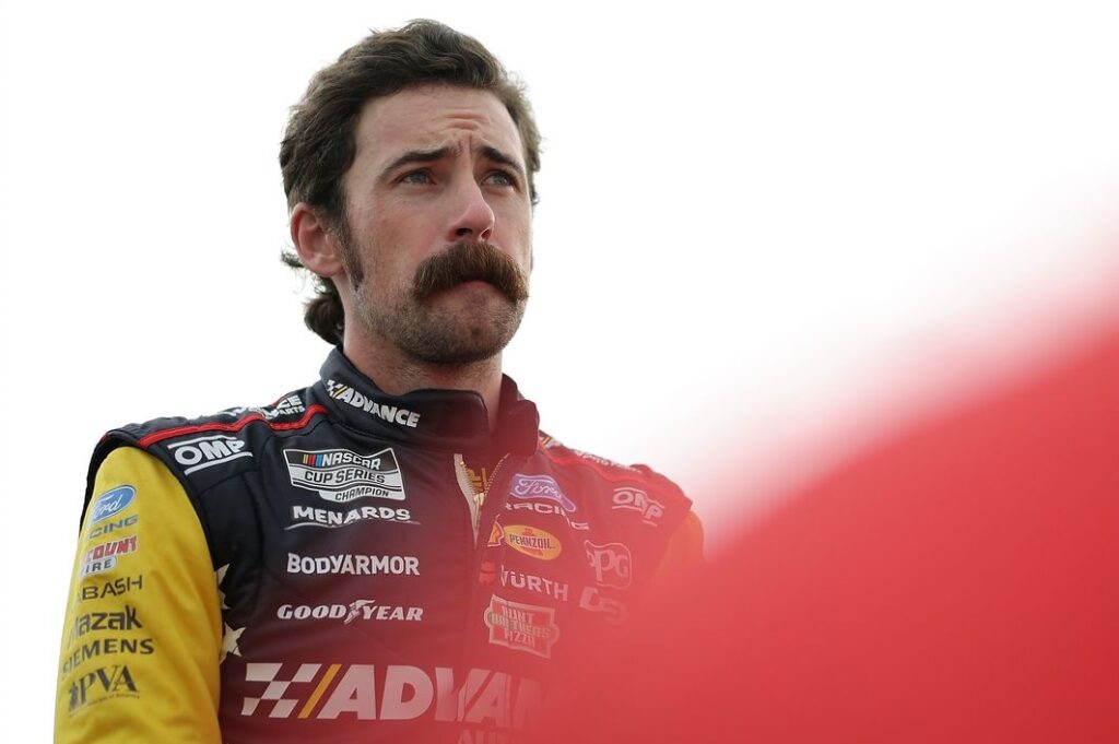 Ryan Blaney takes blames for huge Reddick, Elliott crash at checkered flag Ryan Blaney takes blames for huge Reddick, Elliott crash at checkered flag