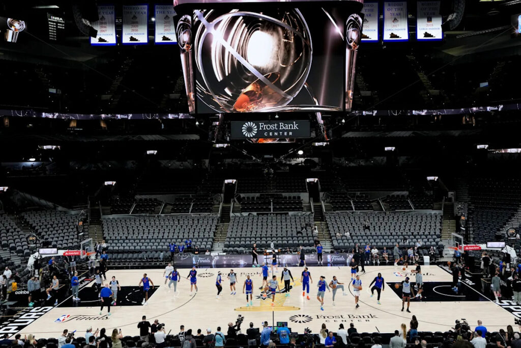 Bettors split as Knicks open NBA Finals versus Spurs as slight underdogs Bettors split as Knicks open NBA Finals versus Spurs as slight underdogs
