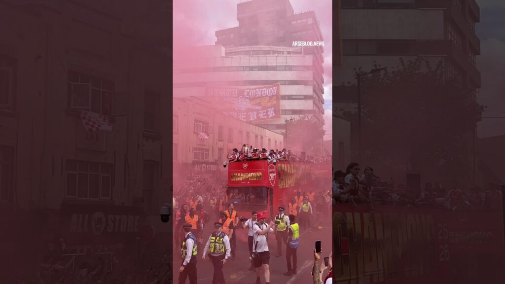 Arsenal’s champions parade through North London | Arseblog News