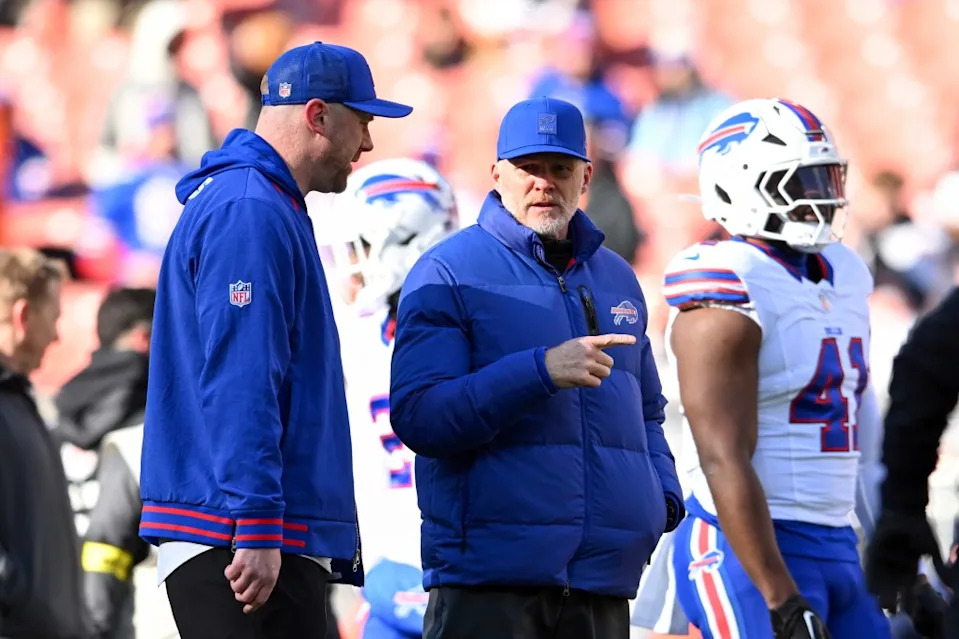 Sean McDermott (c.) and Joe Brady (l.) Diamond Images/Getty Images