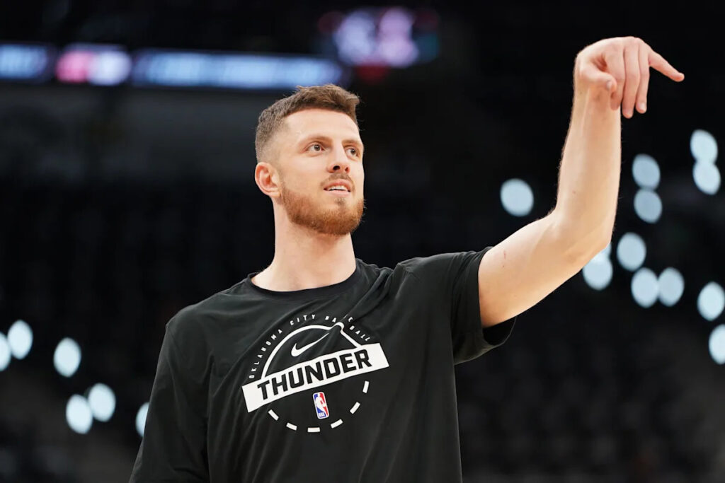 Why are the Thunder re-signing Isaiah Hartenstein through 2028-29?