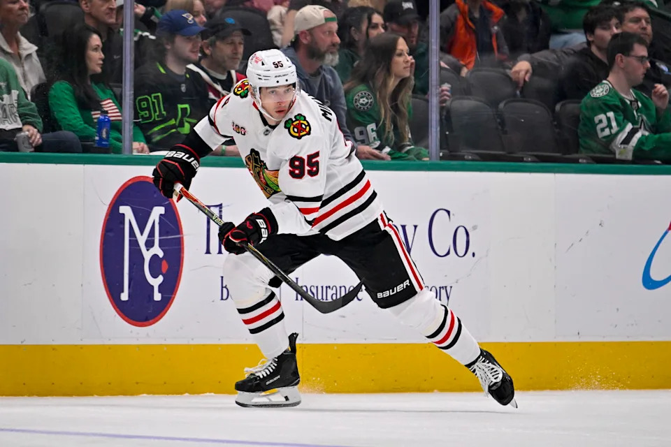 Blue Jackets Should Target Blackhawks Pending UFA Forward