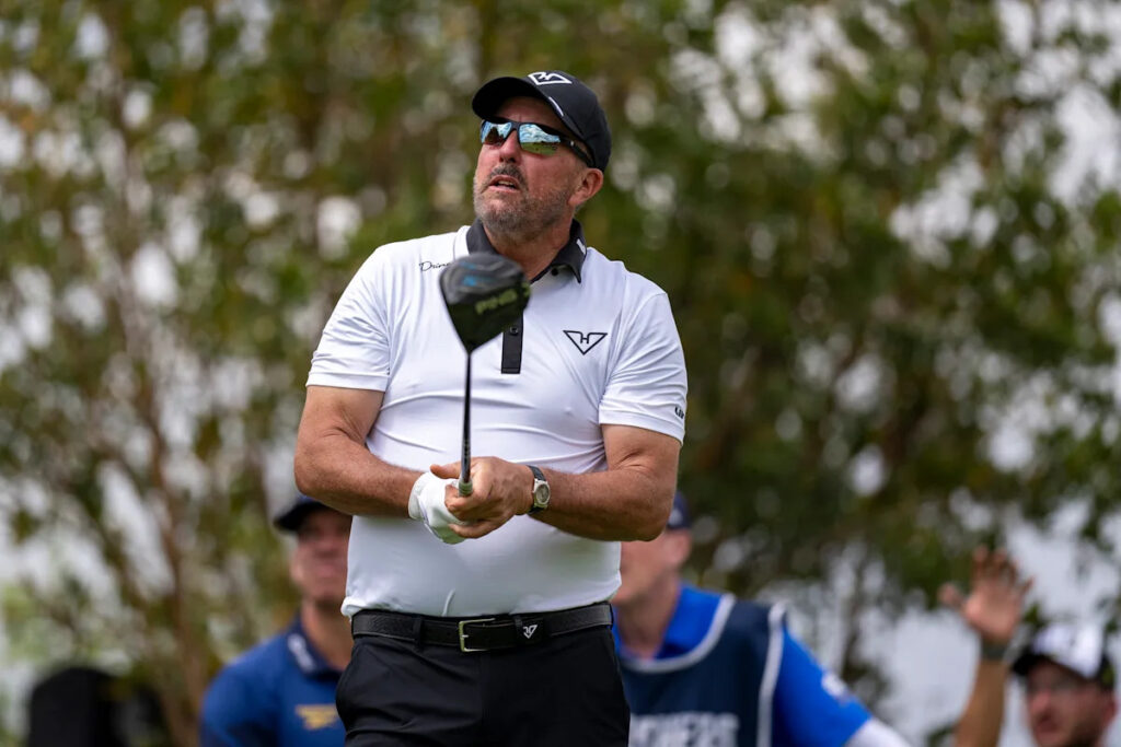 Golf course bans Phil Mickelson over staff accusation of unwanted contact