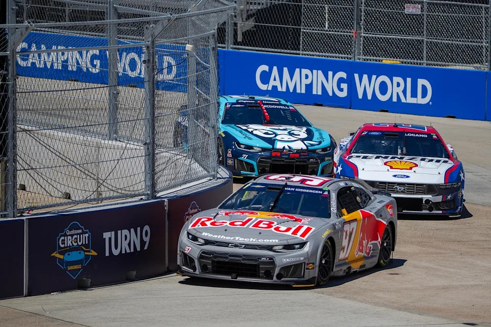 Shane van Gisbergen, Trackhouse Racing, Joey Logano, Team Penske, Michael McDowell, Spire Motorsports