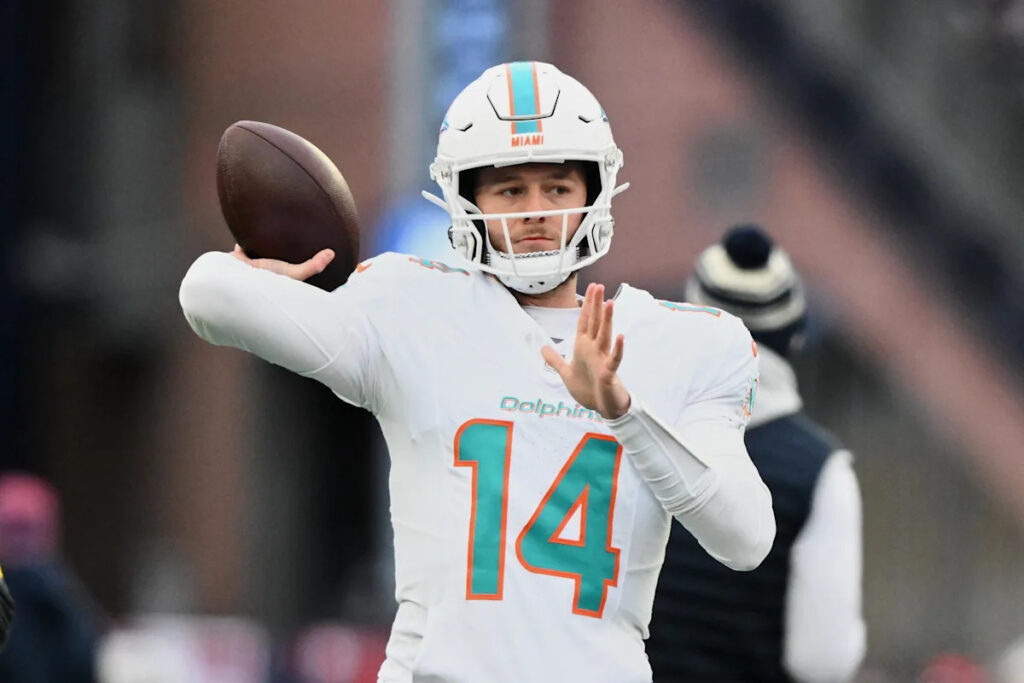 Who stood out at Dolphins minicamp – The Splash Zone 6/13/26