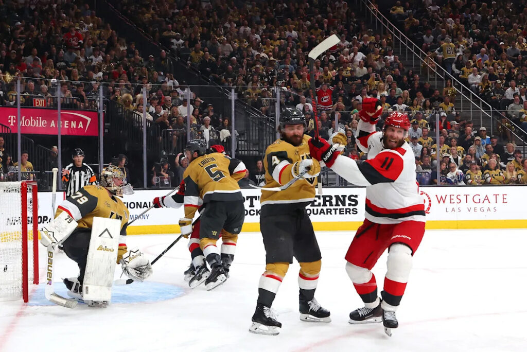 3 goals, 39 seconds: Hurricanes get back into Game 3 with record scoring barrage