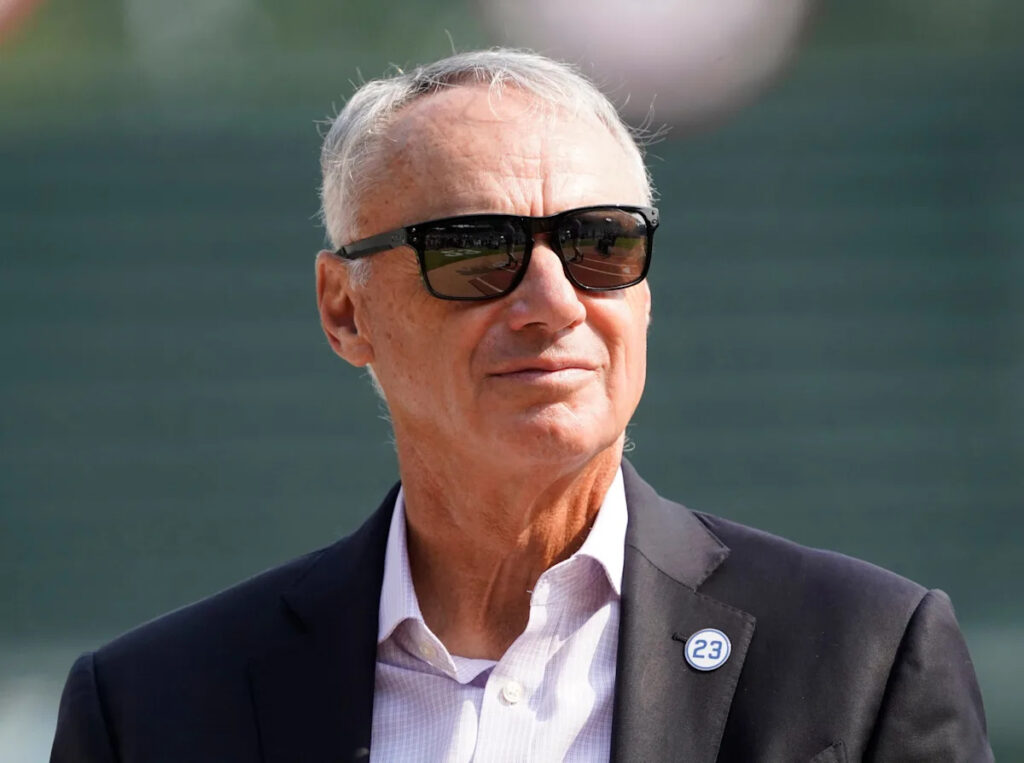 MLB Commissioner defends uniform rules, won’t discipline Giants players MLB Commissioner defends uniform rules, won’t discipline Giants players