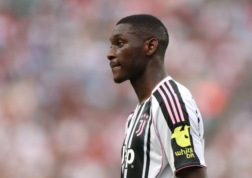 Juventus torn between Kolo Muani and one final Vlahovic attempt Juventus torn between Kolo Muani and one final Vlahovic attempt