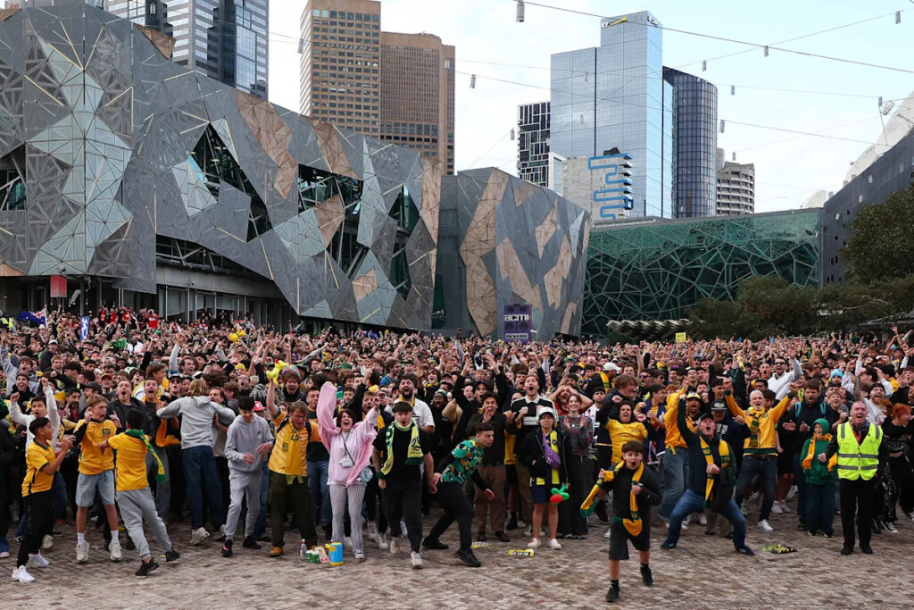 🤩 Shock win in World Cup opener: city of millions goes crazy