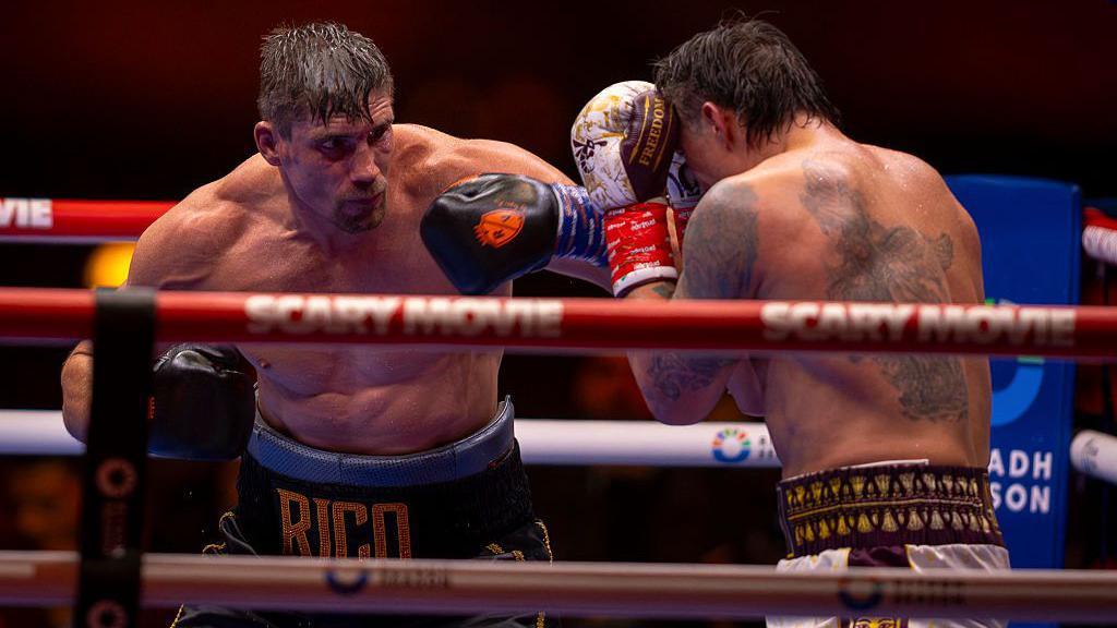 Usyk ref had seen enough to end fight before bell Usyk ref had seen enough to end fight before bell