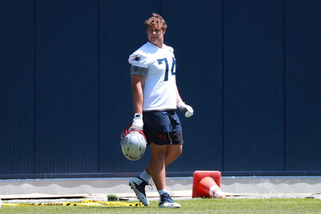 Quick learner Caleb Lomu full steam ahead on move to right tackle Quick learner Caleb Lomu full steam ahead on move to right tackle