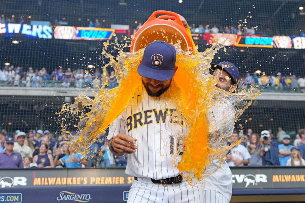 Brewers power their way to a rubber match win Brewers power their way to a rubber match win