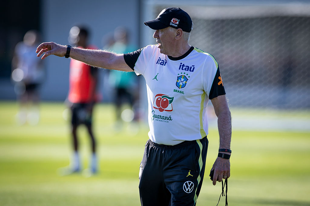 🎥 Ancelotti hints at Brazil changes, Casemiro backs Endrick 🎥 Ancelotti hints at Brazil changes, Casemiro backs Endrick