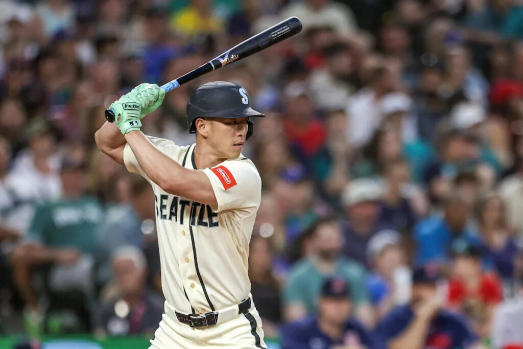 Rob Refsnyder placed on the injured list amid series of injury updates for Seattle Mariners