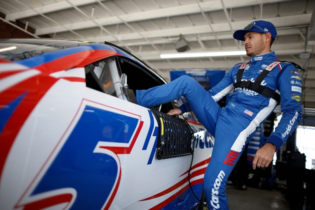 Car chief and engineer ejected after Larson and Dye fail NASCAR inspection twice