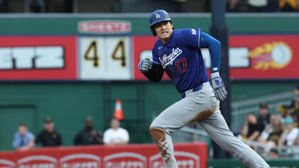 Ohtani homers, leaves game with left knee inflammation in Dodgers’ 8-6 win over Pirates Ohtani homers, leaves game with left knee inflammation in Dodgers’ 8-6 win over Pirates