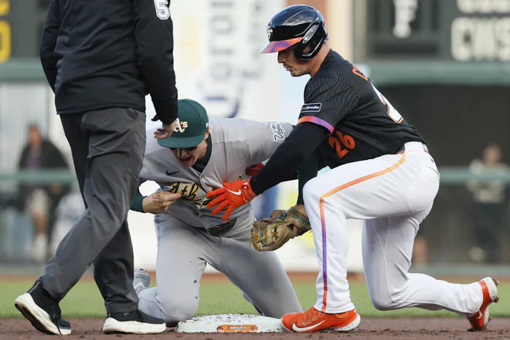 Robbie Ray Stymies A’s as Giants Take Game No. 1 Robbie Ray Stymies A’s as Giants Take Game No. 1