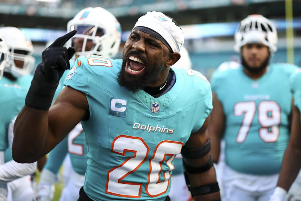 Dolphins 90 in 90: Jordyn Brooks stars in middle of defense